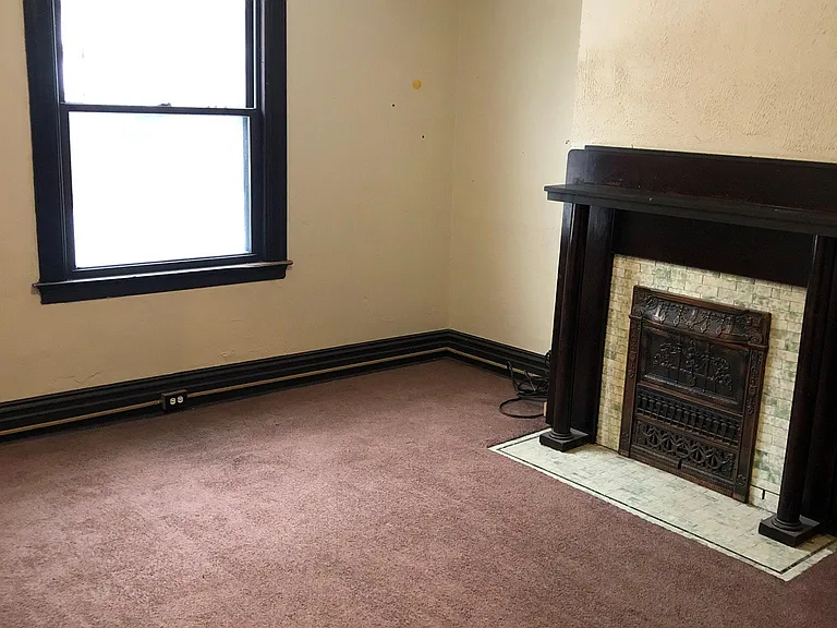 70 Pasadena St — Photo 12