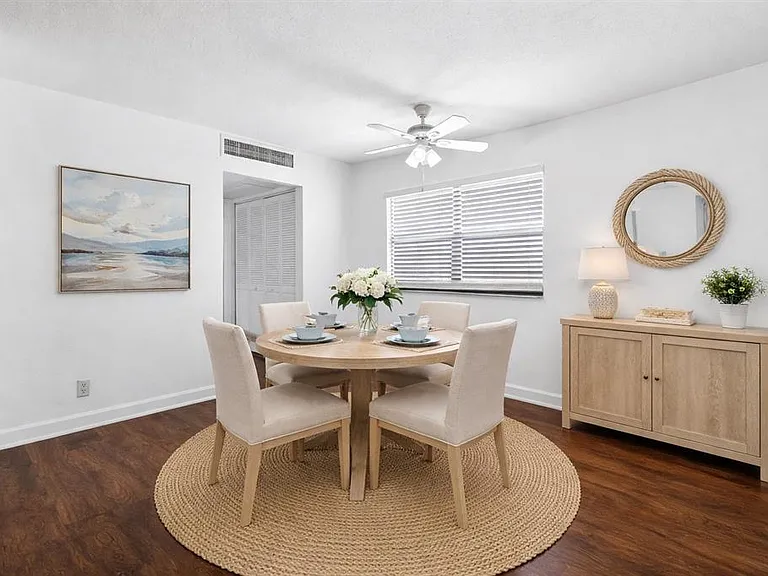 1801 Bedford Ln #27 — Photo 4
