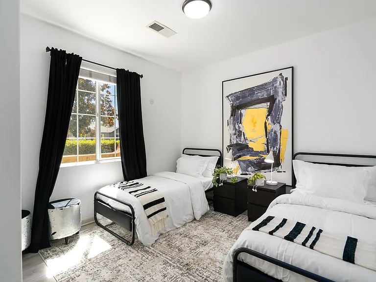 10910 Mayacamas Dr — Photo 11