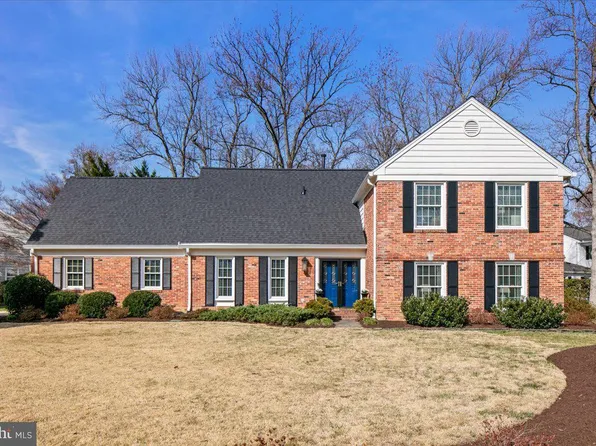 3718 Carriage House Ct, Alexandria, VA 22309