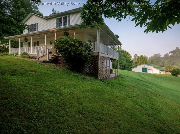 154 Horseshoe Dr, Buffalo, WV 25033