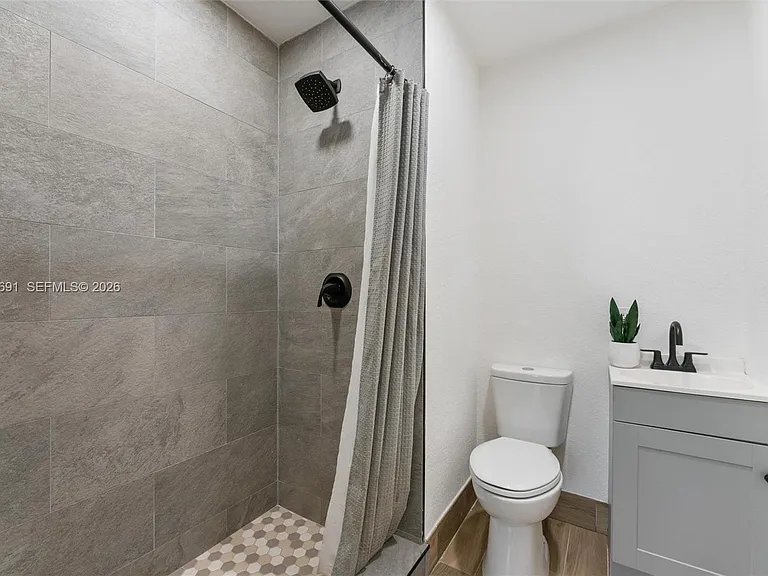 6161 NE 7th Ave — Photo 20