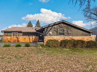 159 Queenswood Rd, Bolingbrook, IL 60440