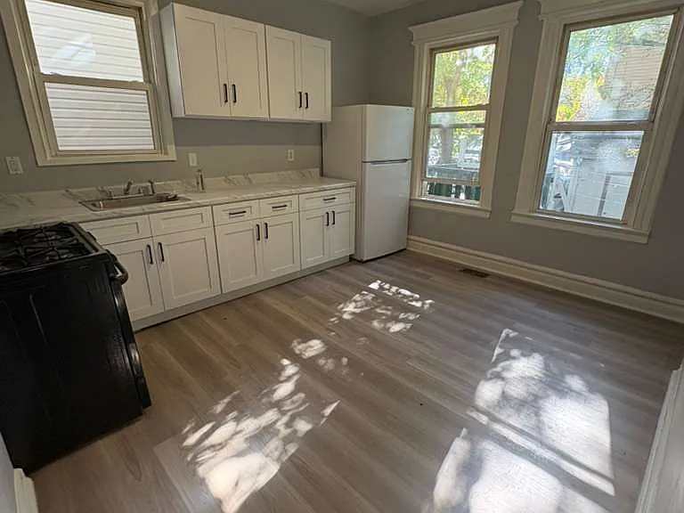 25 Linden Ave #1 — Photo 1