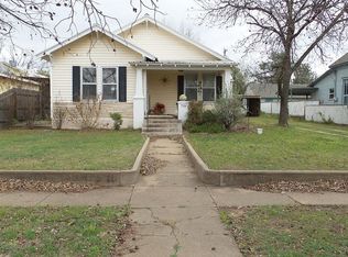 702 N 9th St, Ballinger, TX 76821