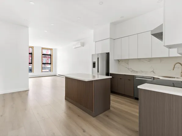 983 Manhattan Avenue image 3 of 12