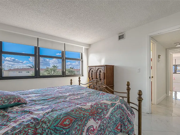 2401 S Ocean Dr #305 — Photo 20