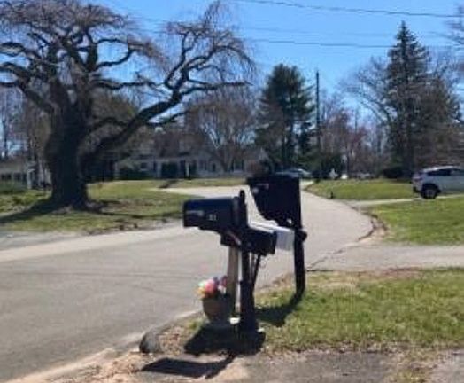 Exterior Neighborhood (street photo)