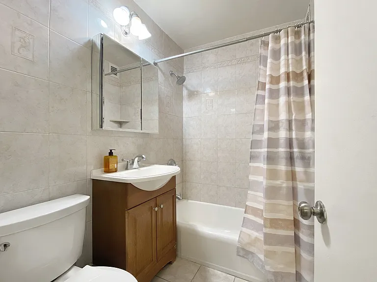 330 E 33rd St #4K — Photo 5