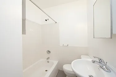 Rented by R New York