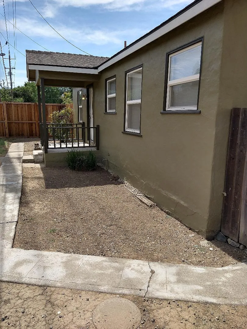 1151 Olive Drive — Photo 3