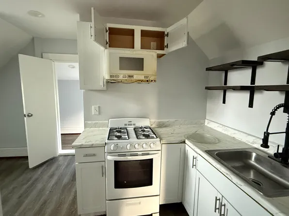 100 Horace St #3, Bridgeport, CT 06610