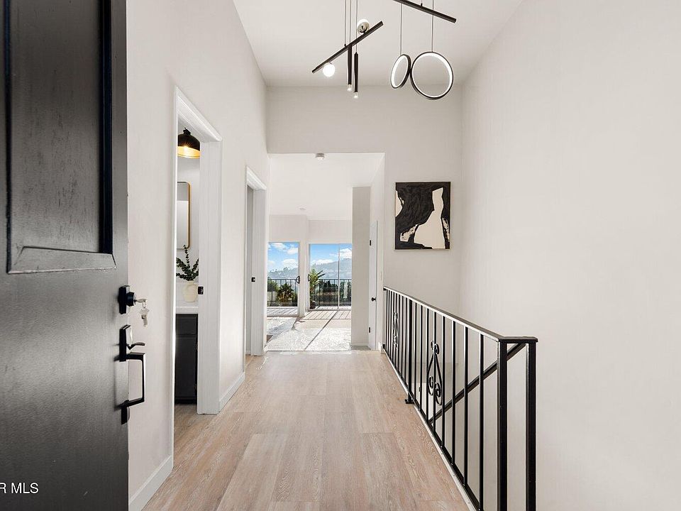 7426 Mulholland Dr, Los Angeles, CA 90046 | MLS #25009344 | Zillow