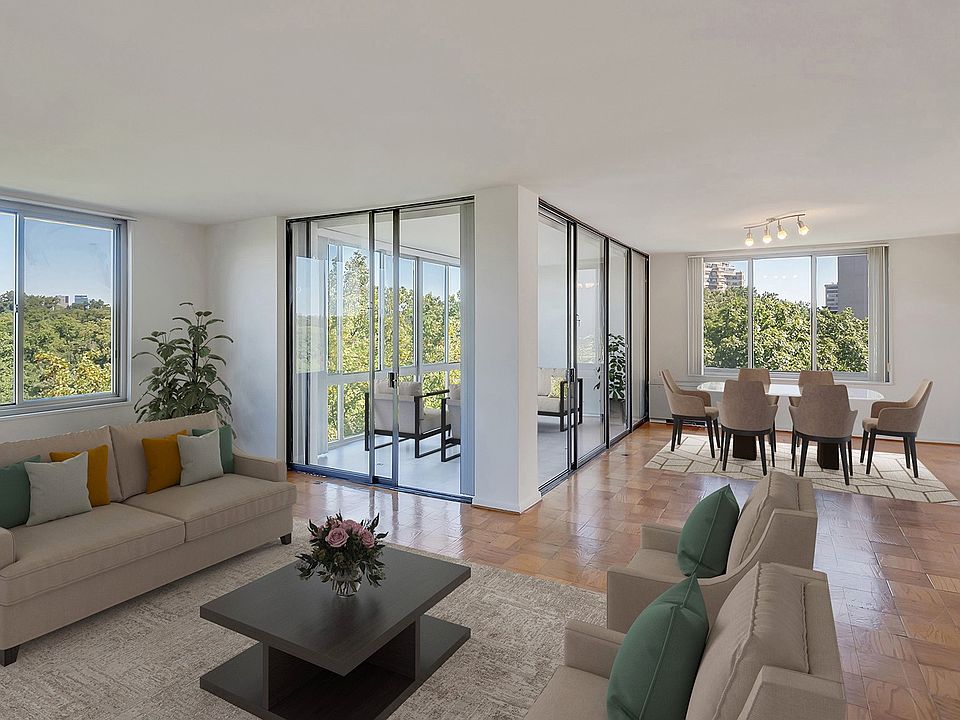 Select 3 bedroom units have a private solarium