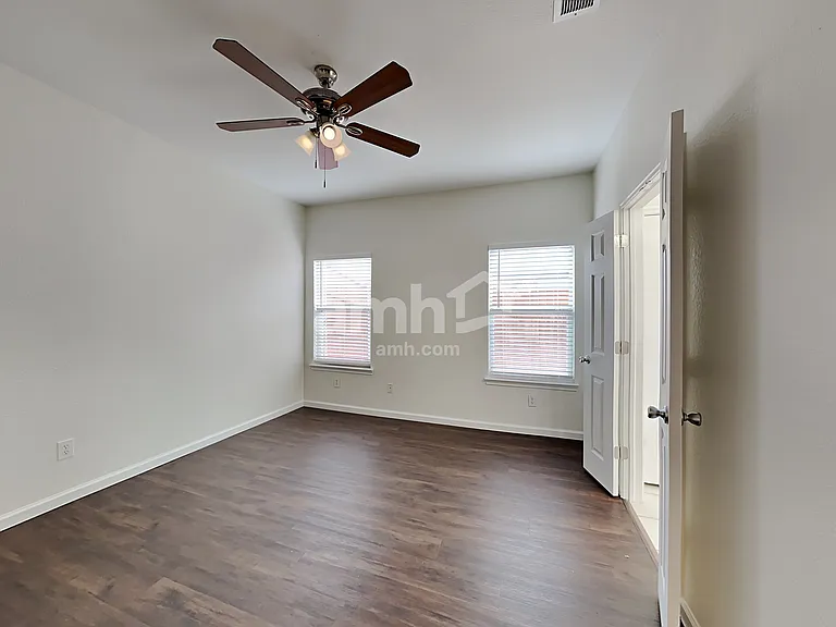 73 N Highland Dr — Photo 9