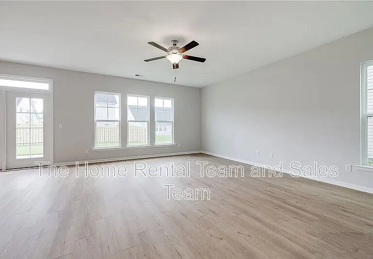 113 Fenway St — Photo 8