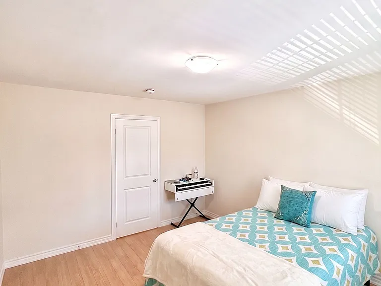 41 Crumlin Cres — Photo 25