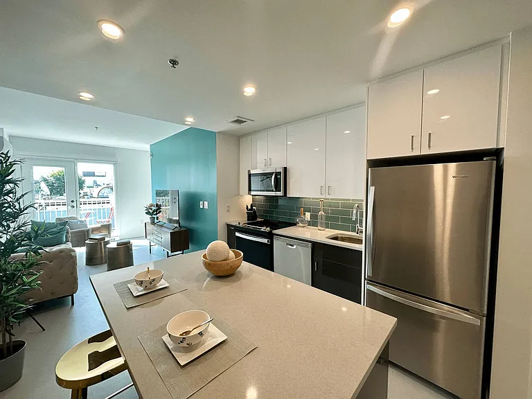 445 Wardlaw Ave — Photo 12
