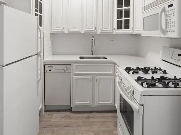 172-70 Highland Avenue image 3 of 10