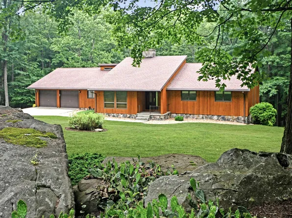441 Raven Rock Dr, Morgantown, WV 26508