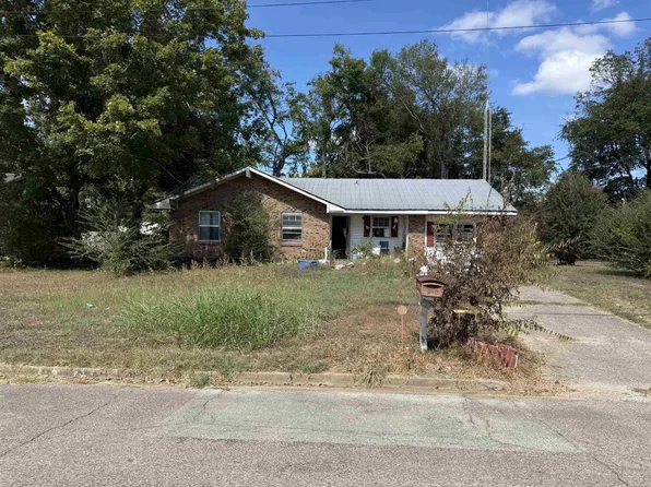 305 Walnut St, Savannah, TN 38372