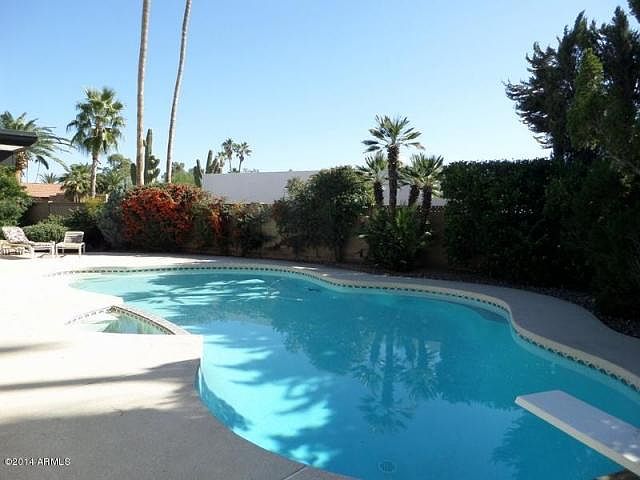 1st image of 301 E Broadmoor Ct