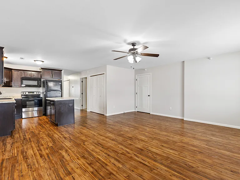 1260 E Minnesota St #106 — Photo 3