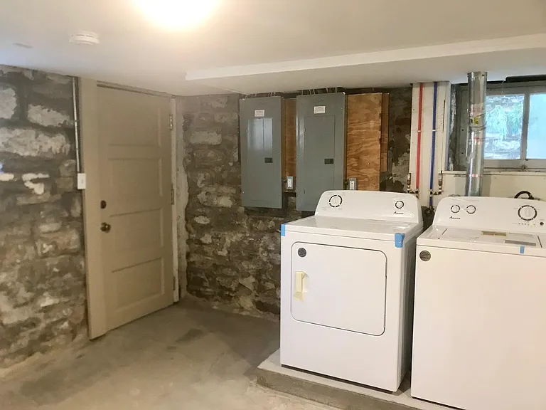 3005 Sidney St #1 — Photo 34