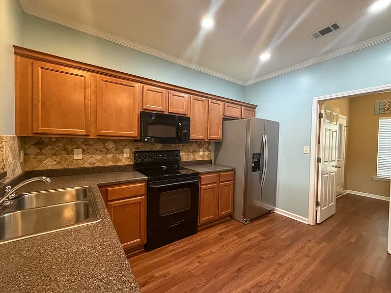 104 Witherspoon Ct — Photo 4