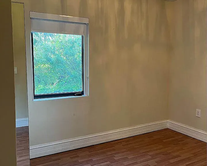 1010 NW 19th Ct — Photo 5