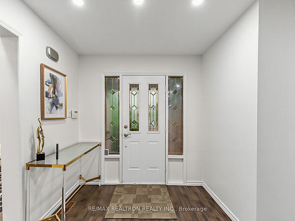 3rd image of 328 Salisbury Ln