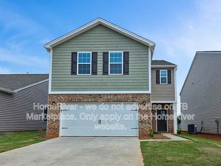 654 13th Avenue Dr NE — Photo 1