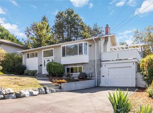 727 Chesterlea Rd, Saanich, BC V8X 3R3
