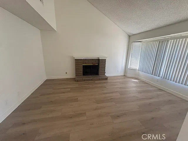 4 bed, 3.5 bath, 1923 sqft, $4,980 — Photo 2