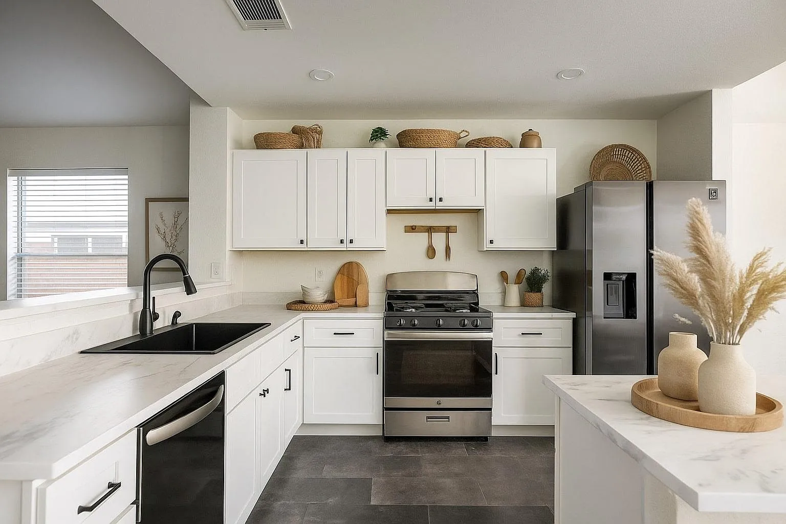 3 bed, 2.5 bath, 1650 sqft, $2,395 — Photo 3