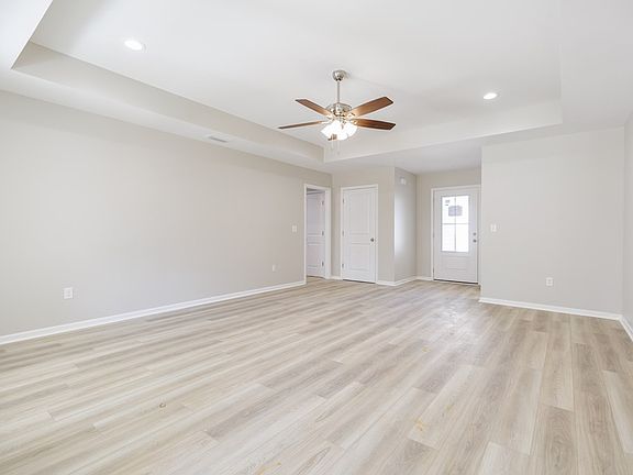 2nd image of 471 Jamar Trl