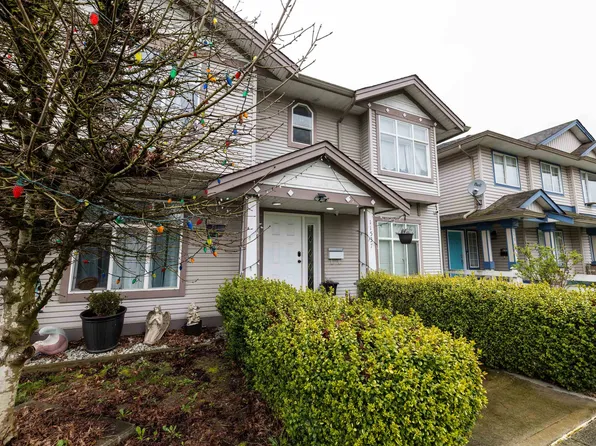 11537 240th St, Maple Ridge, BC V2W 1A3