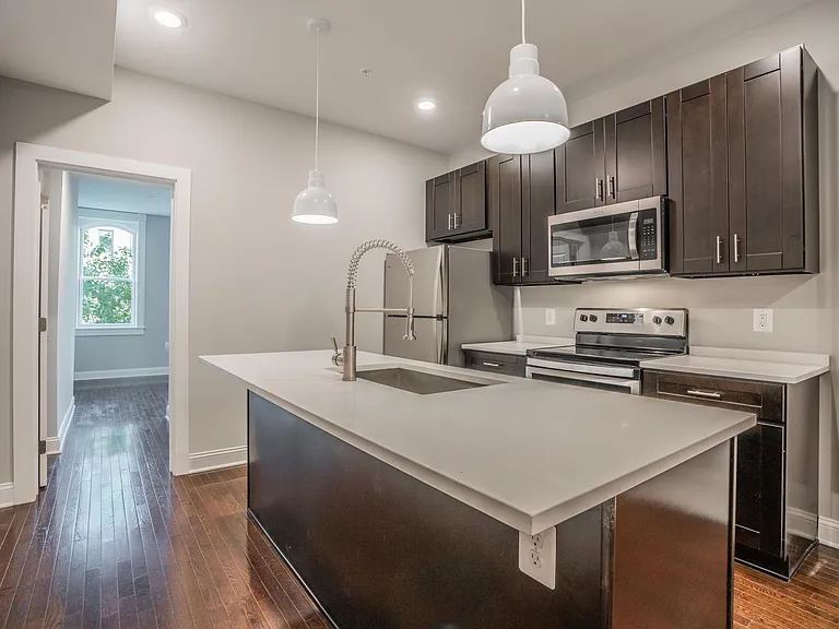 310 E Lanvale St — Photo 2