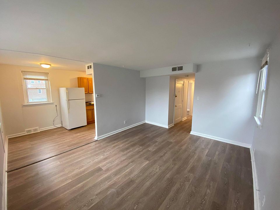 1st image of 848 Tyson Ave Floor 1