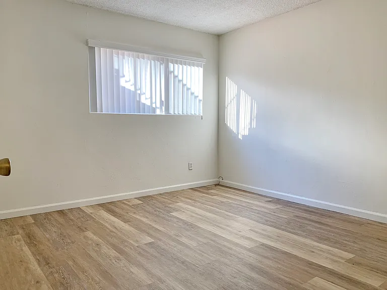 Bedroom (2)