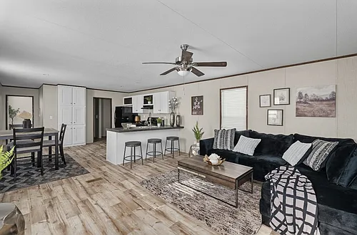 8801 Private Road 7325 Photo 1