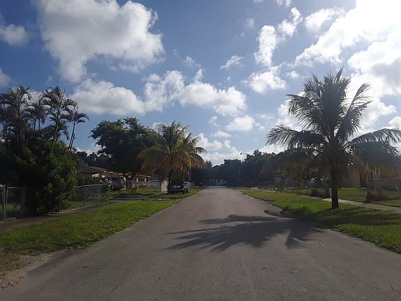 5th image of 571 NW 190th St
