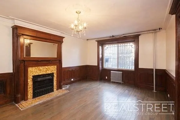 Rented by Real Street Inc | media 4