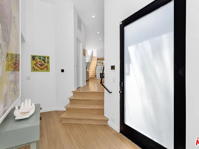 8516 Franklin Ave — Photo 15