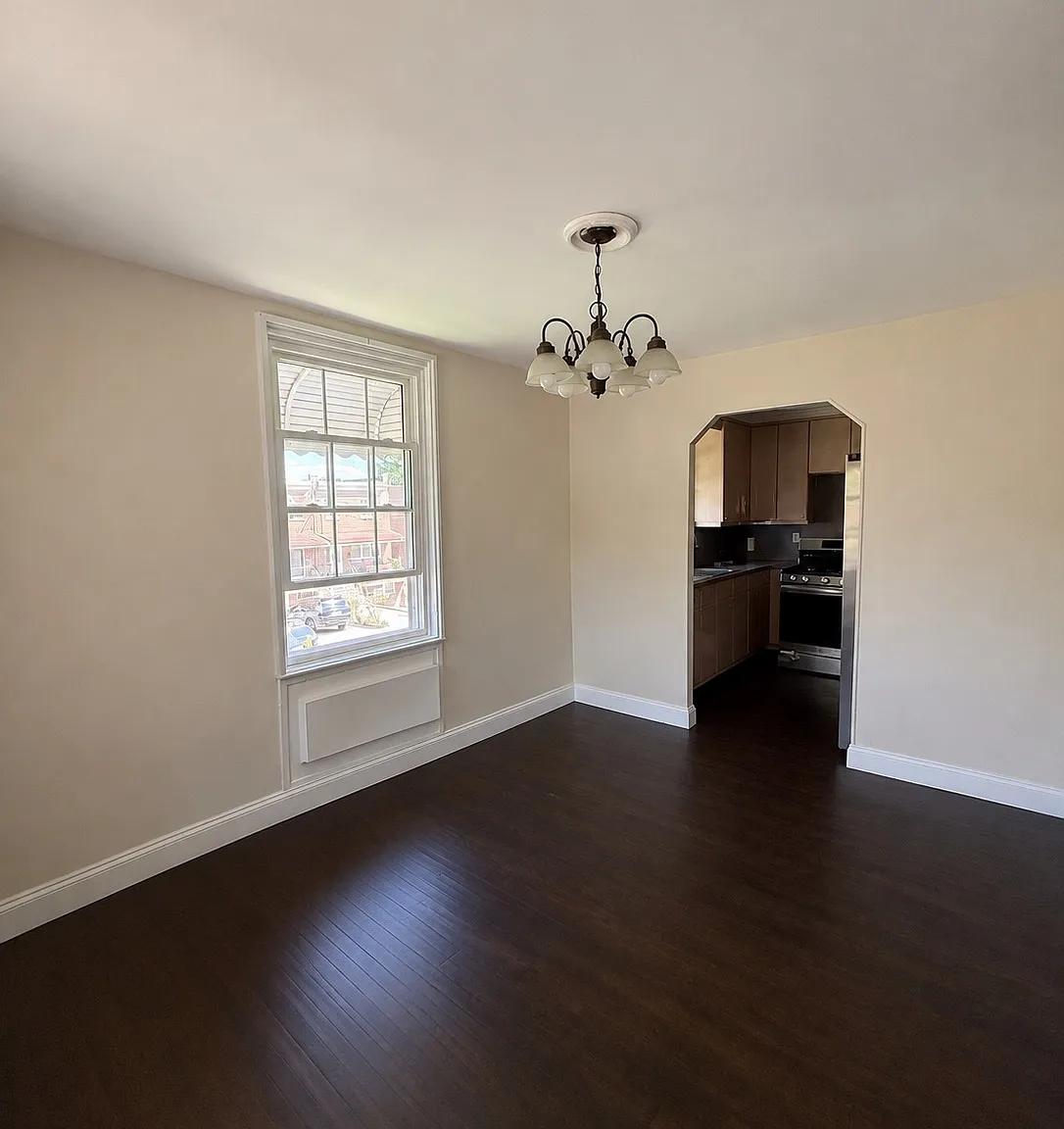 3 bed, 1300 sqft, $3,300 — Photo 4