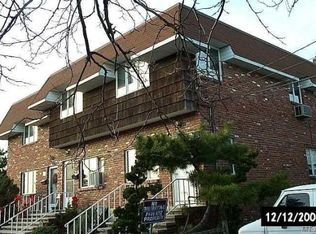 38 Albern Ave APT 1, Oceanside, NY 11572