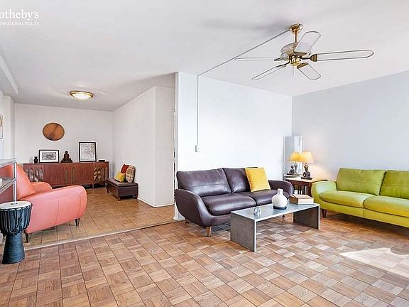 4th image of 575 Grand St Unit D1803