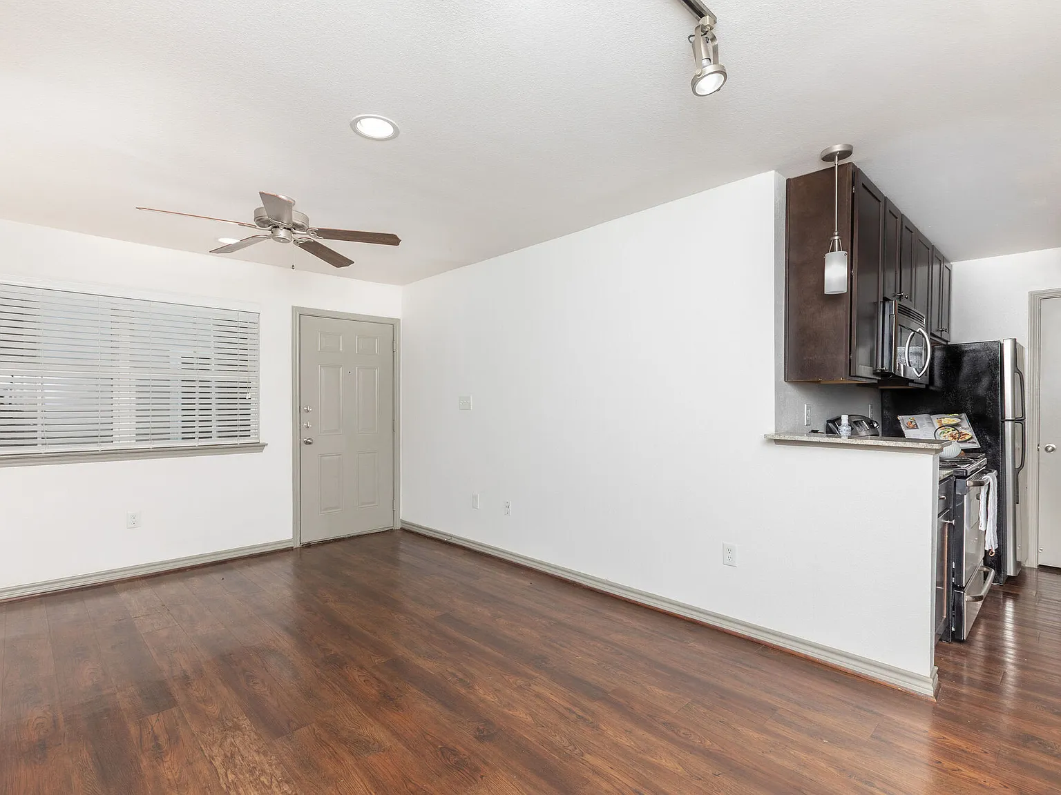 Reserve at Garden Oaks — Photo 1