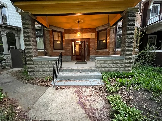 1521 Hubbard St #2 — Photo 2