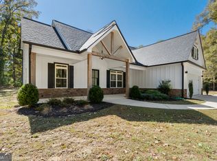 130 E Crestwood Rd, Tyrone, GA 30290